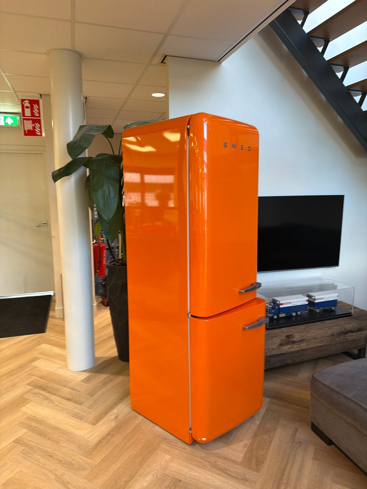 Smeg Koelkast met vriezer - kapotte compressor, Witgoed en Apparatuur, Ophalen, Gebruikt, 200 liter of meer, 60 cm of meer
