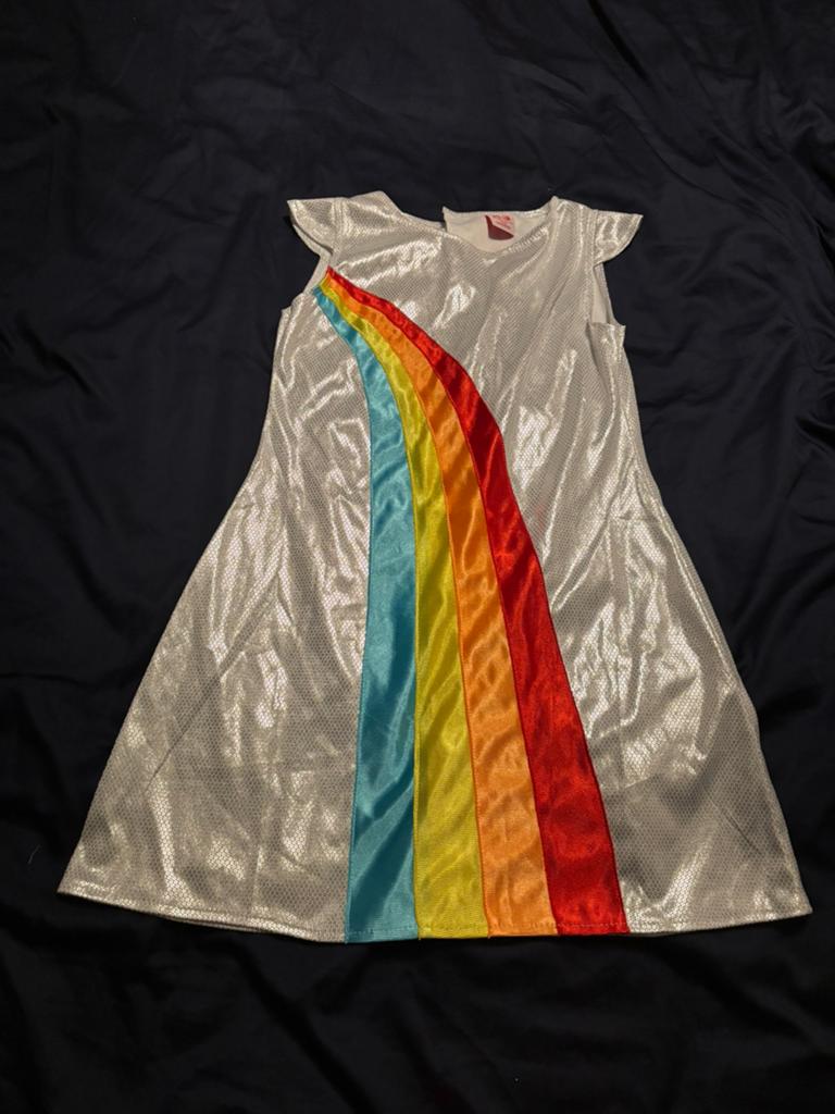 K3 regenboog verkleedjurkje maat 6-8 jaar maat 134, Ophalen of Verzenden, 134 t/m 140, Meisje