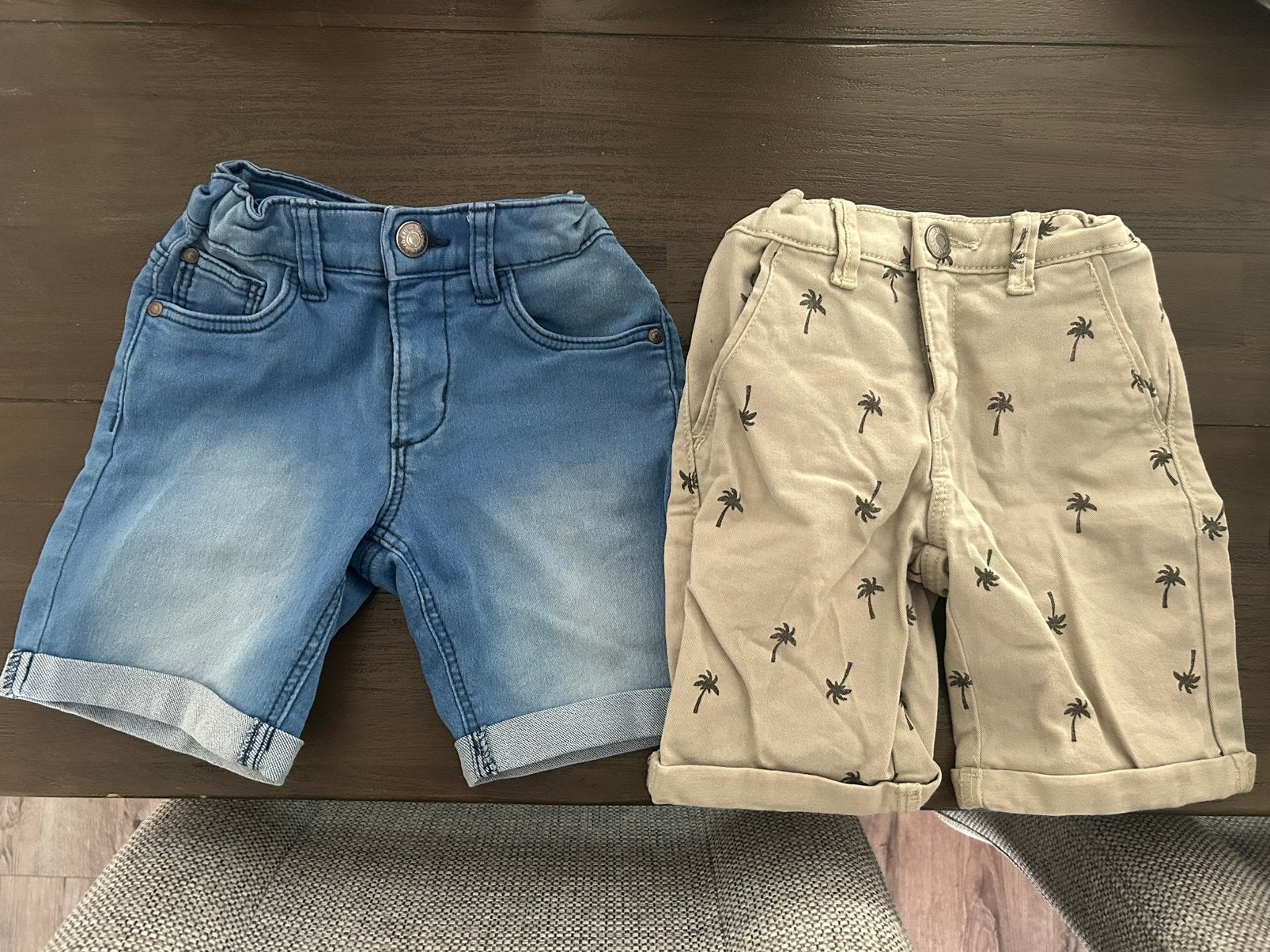 Twee korte broeken hema maat 98/104, Ophalen of Verzenden, Zo goed als nieuw, Jongen, Broek