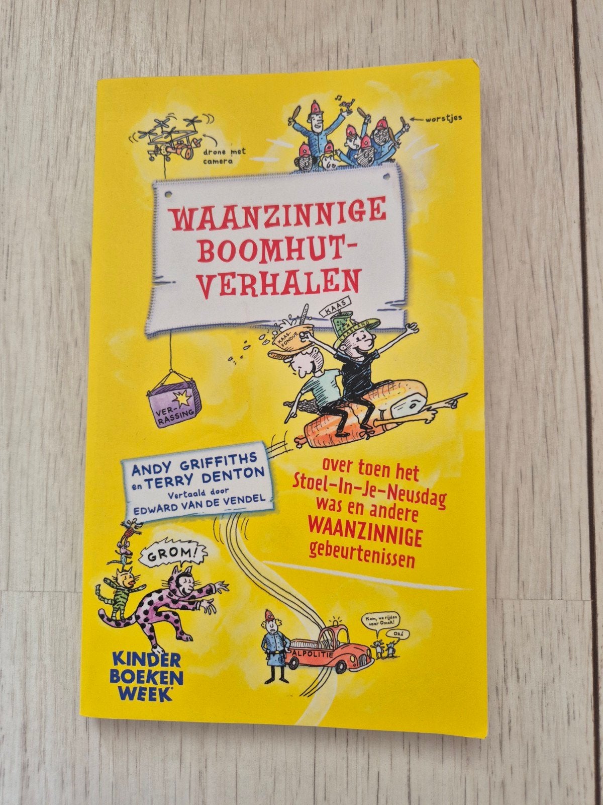 Waanzinnige Boomhut Verhalen - Andy Griffiths & Terry Denton, Boeken, Ophalen of Verzenden, Zo goed als nieuw, Andy Griffiths en Terry Denton
