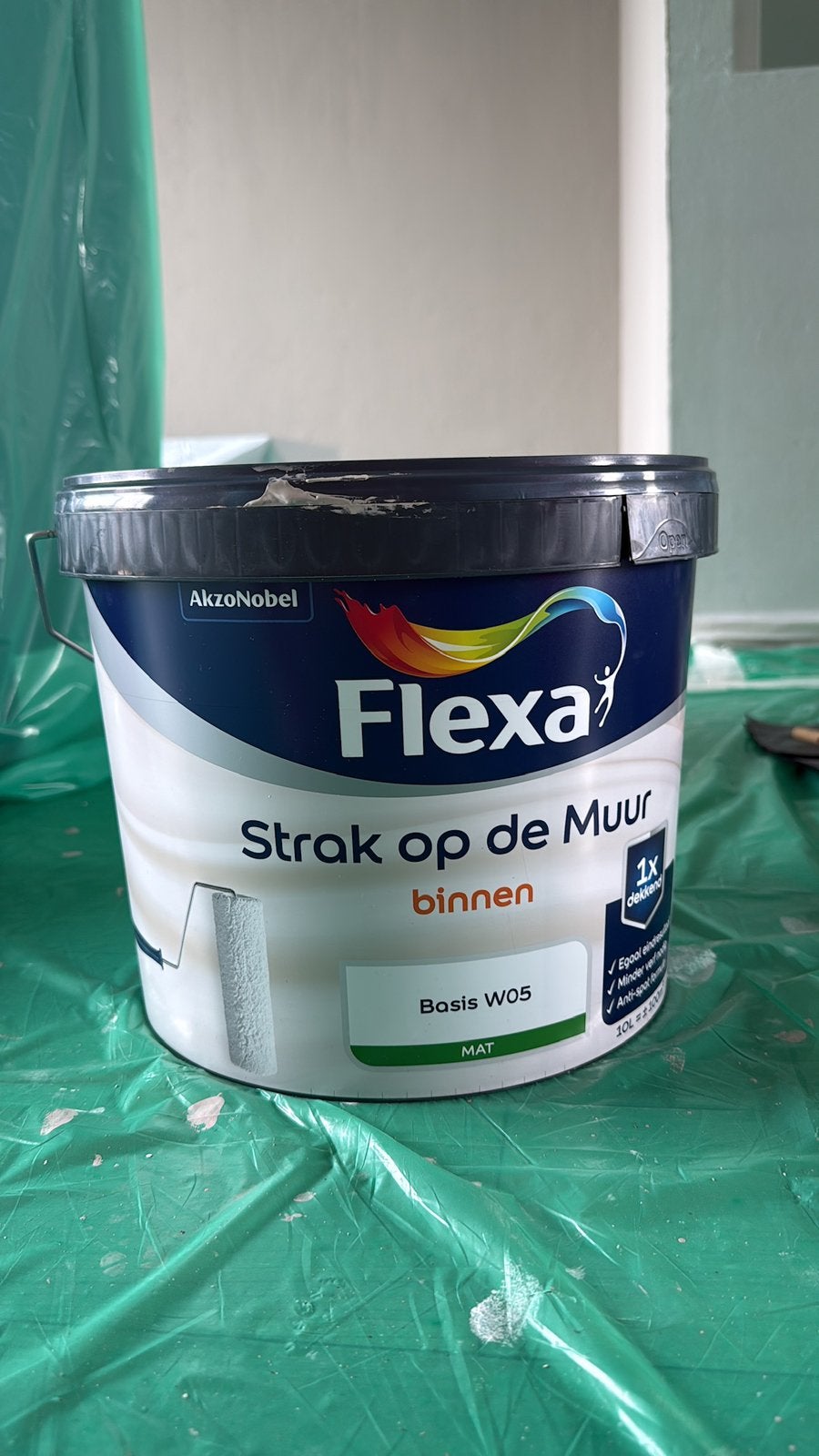 Flexa strak op de muur, Ophalen, Zo goed als nieuw, Beige, Verf