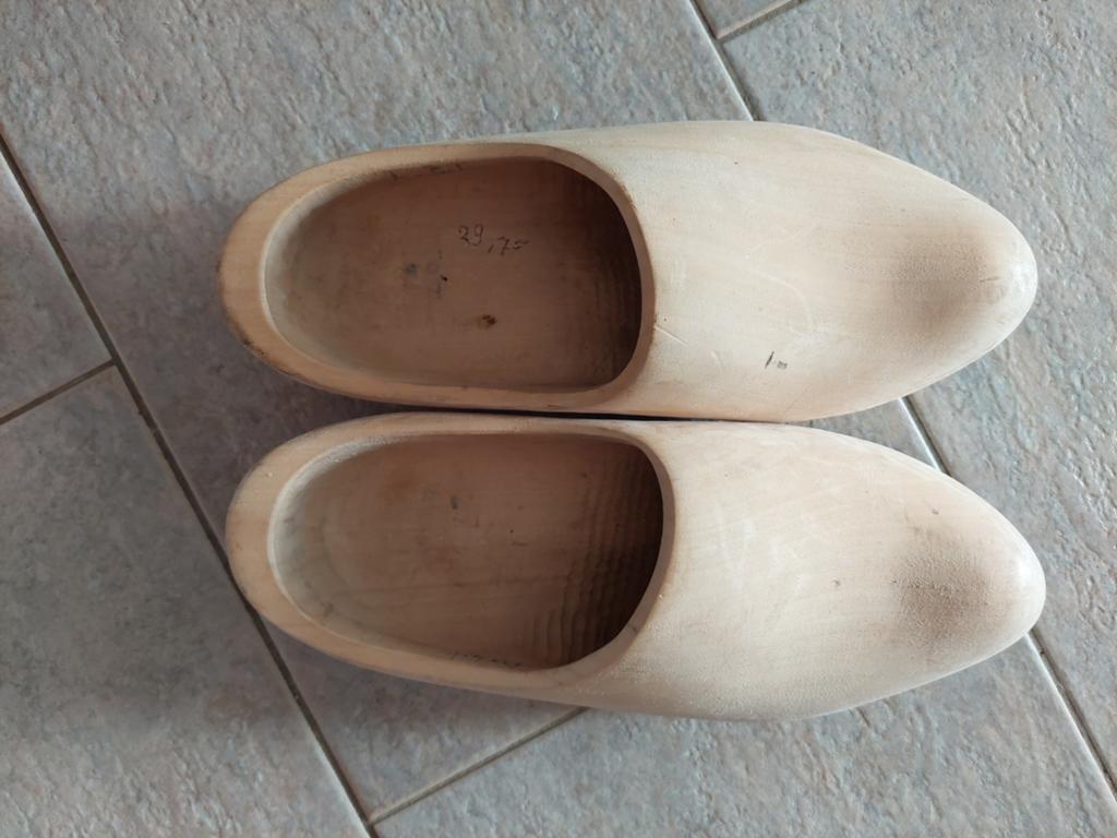 Onbeschilderde houten klompen,, Kleding | Heren, Schoenen, Overige kleuren, Klompen, Ophalen of Verzenden, Gedragen