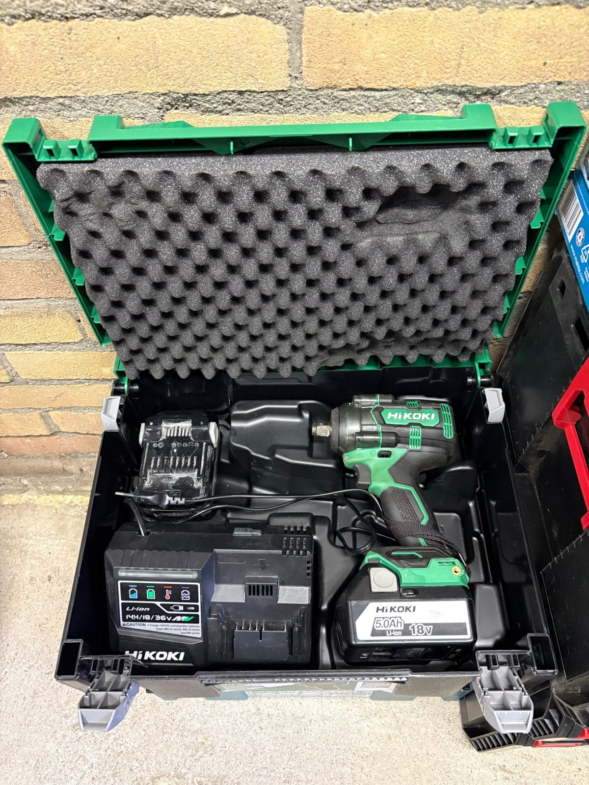 Hikoki WR 18DH Accu Slagmoersleutel met Accu en Lader, Ophalen of Verzenden, Zo goed als nieuw, Overige typen