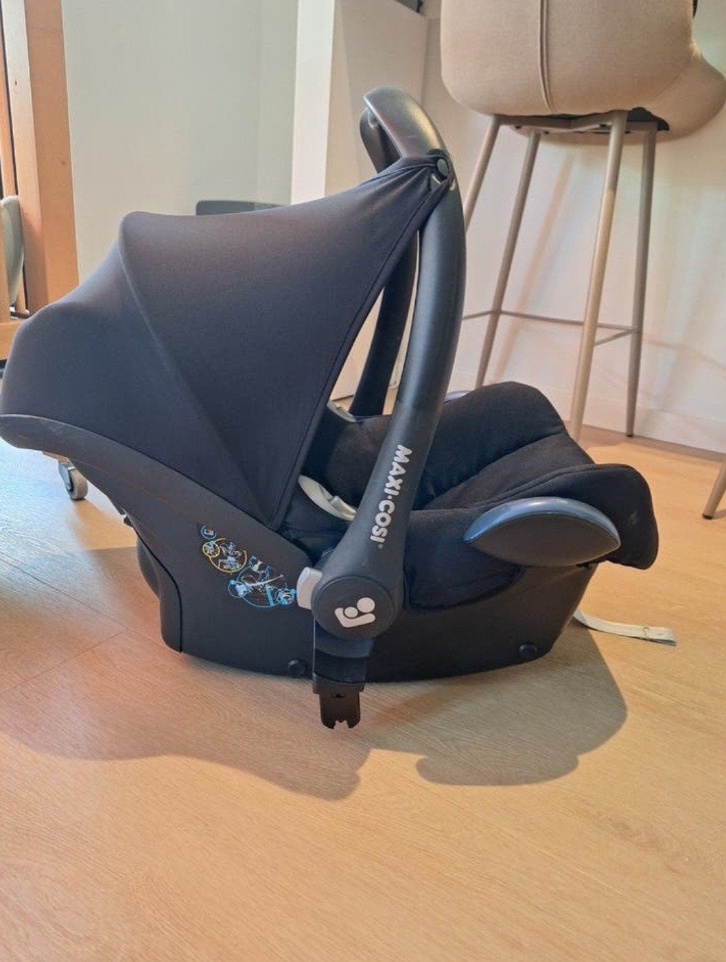 Maxi-Cosi CabrioFix met EasyFix base in goede staat, Kinderen en Baby's, Ophalen, Autogordel of Isofix, Gebruikt, Zijbescherming