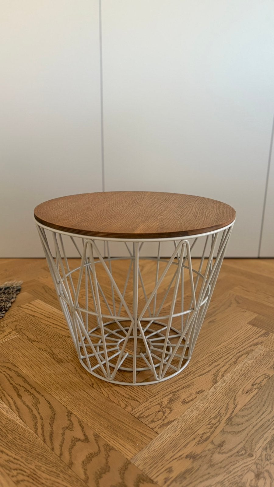Ferm living wire basket Sand met donkerbruin blad, Ophalen, Minder dan 45 cm, Minder dan 55 cm, Metaal of Aluminium