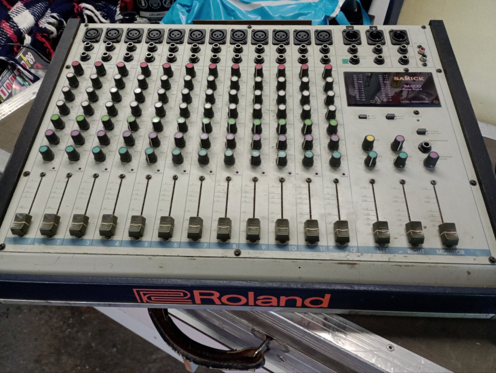 Samick SM-1200 Mengpaneel - 12 Kanalen, Ophalen, Gebruikt, 10 tot 20 kanalen, Microfooningang