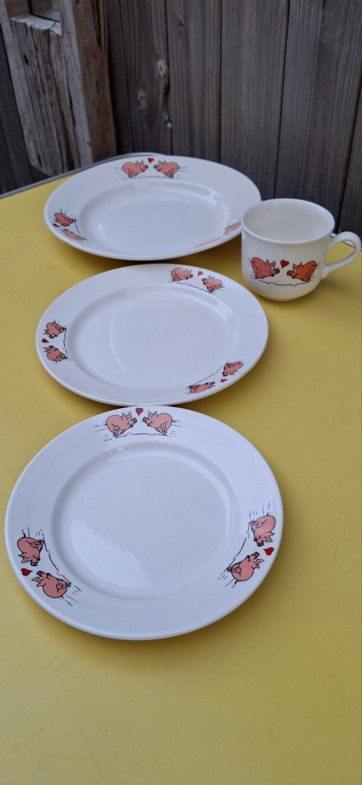 Vintage Konakovo Aardewerk Ontbijtset met Varkentjes, Ophalen of Verzenden