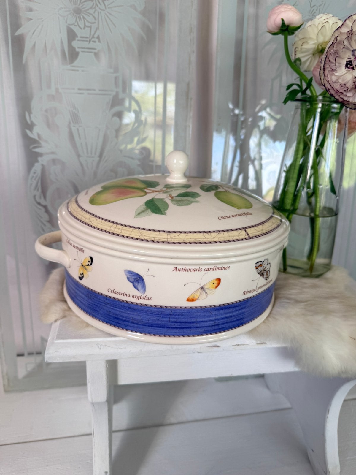 Sarah’s Garden Wedgwood grote dekschaal izgsy, Ophalen