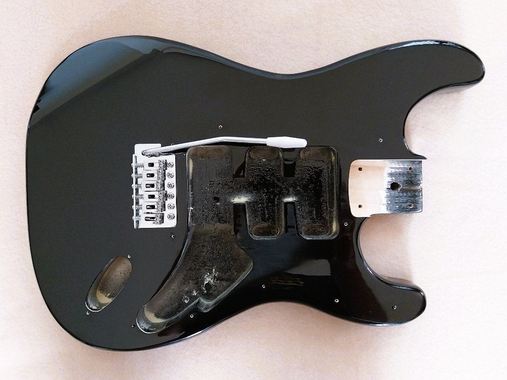 Stratocaster body met reversed tremolo en Fender neck plate, Muziek en Instrumenten, Instrumenten | Onderdelen, Ophalen of Verzenden