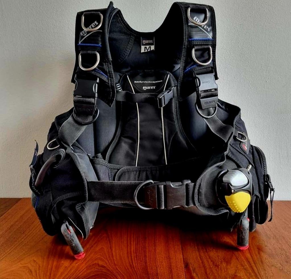 Mares Airtrim loodgeïntegreerd trimvest - Maat M, Watersport en Boten, Duiken, Ophalen of Verzenden, Gebruikt, Trimvest of Wing