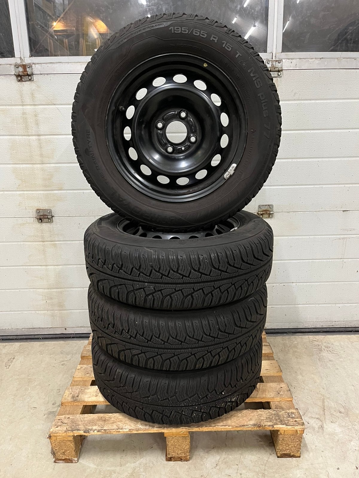 Winterbanden ford eco sport, Auto-onderdelen, Ophalen, 15 inch, Banden en Velgen, Winterbanden