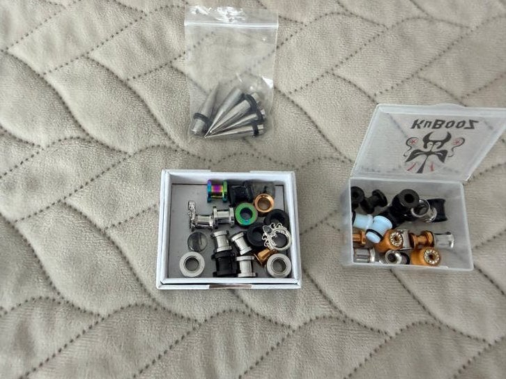Diverse Piercings en Tunnels - Grote Collectie, Gebruikt, Staal, Oor- of Traguspiercing, Ophalen of Verzenden
