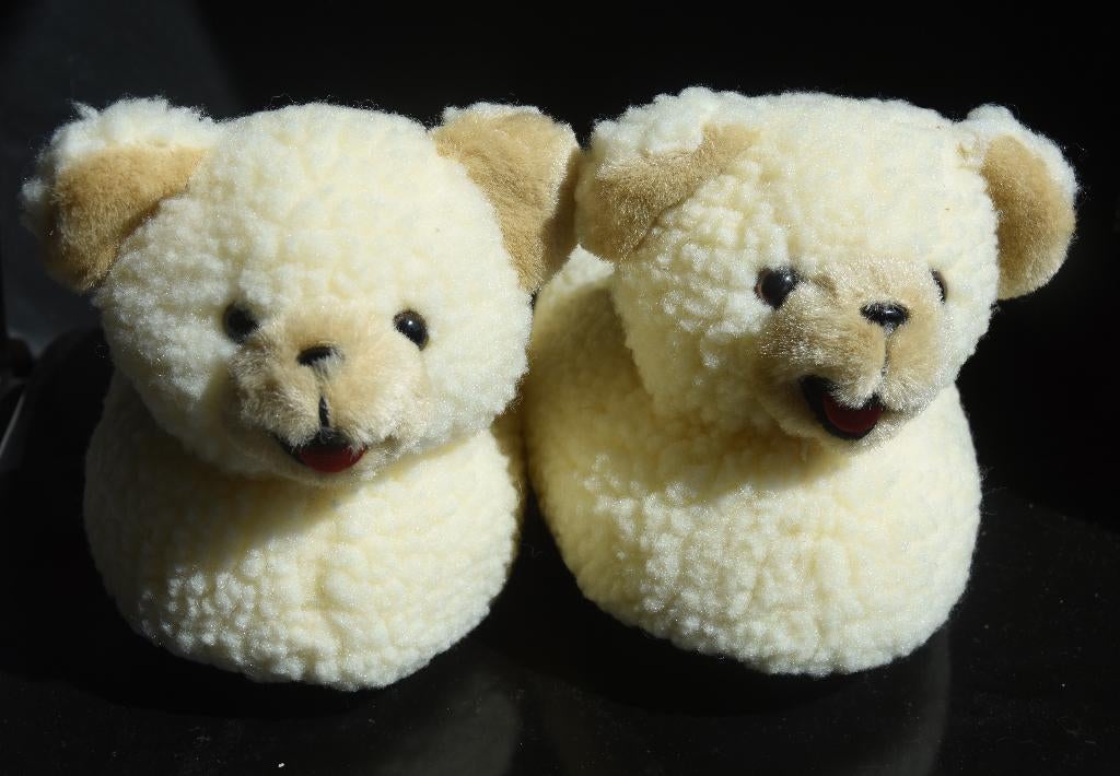Leuke beertjes kinder sloffen Robijn maat 29 - 30 Nieuw, Verzenden, Nieuw, Jongen of Meisje, Overige typen