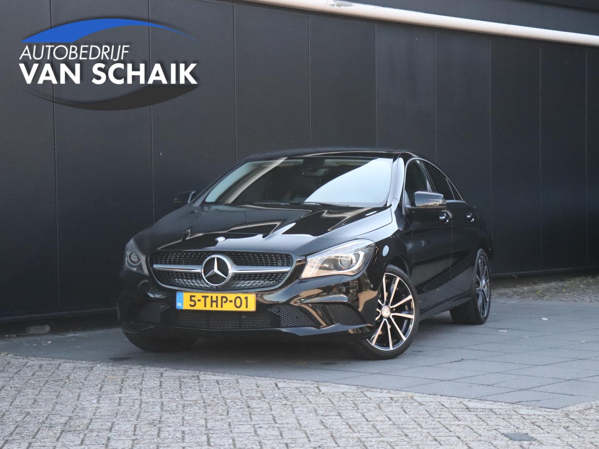 Mercedes-Benz CLA-klasse 200 Ambition | PDC | PANO | SPORTST, Stof, Gebruikt, Euro 6, Zwart