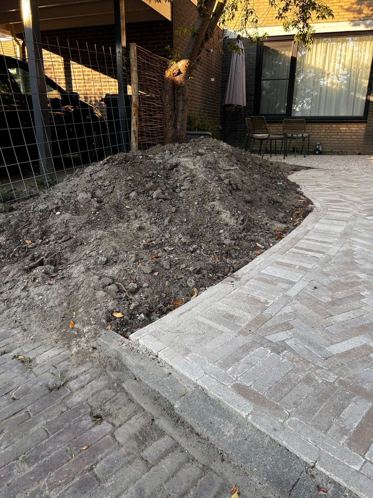 Ongeveer 2 kuub grond/aarde gratis af te halen, Ophalen, Tuinaarde