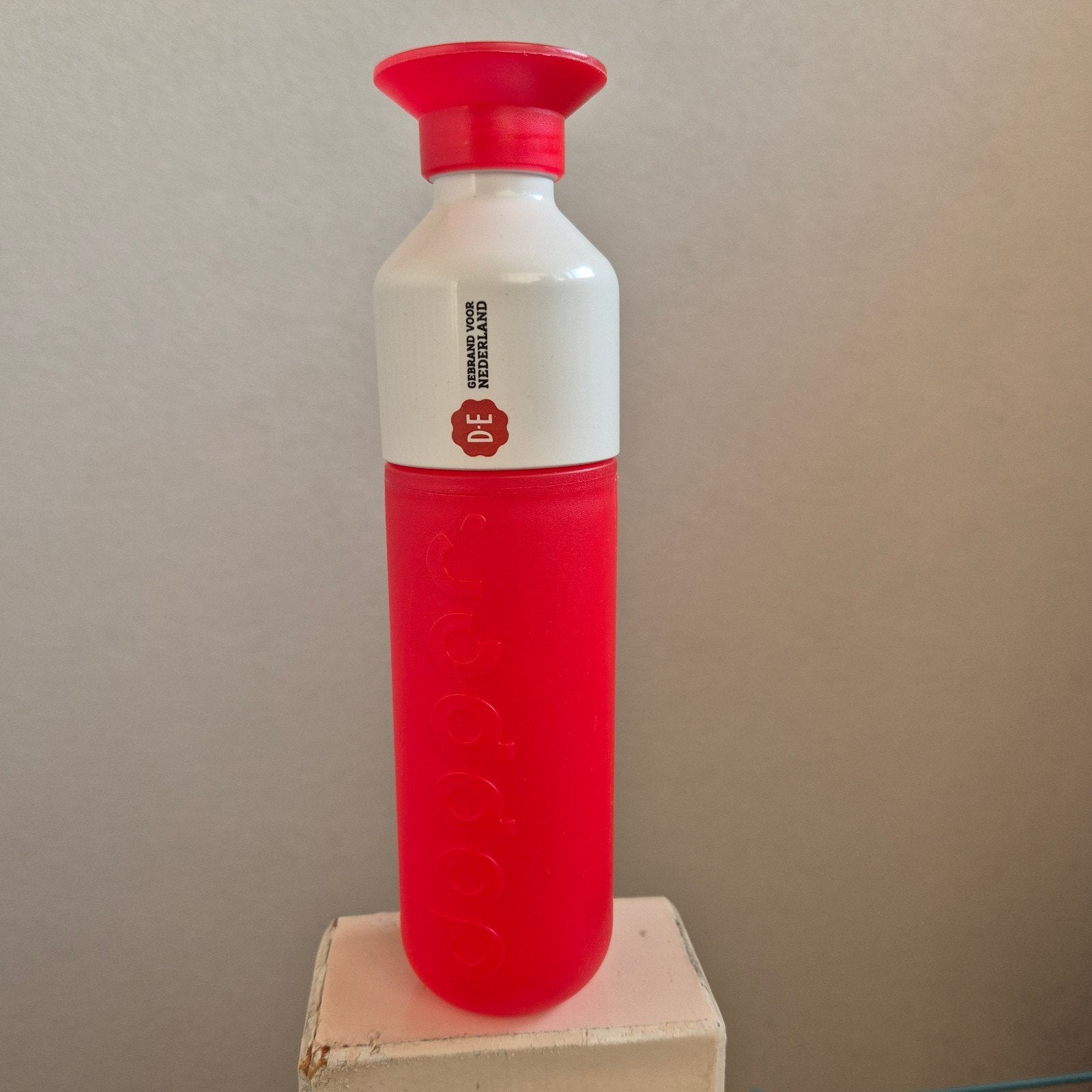Dopper waterfles rood/wit - Douwe Egberts, Overige typen, Kunststof, Ophalen of Verzenden, Zo goed als nieuw