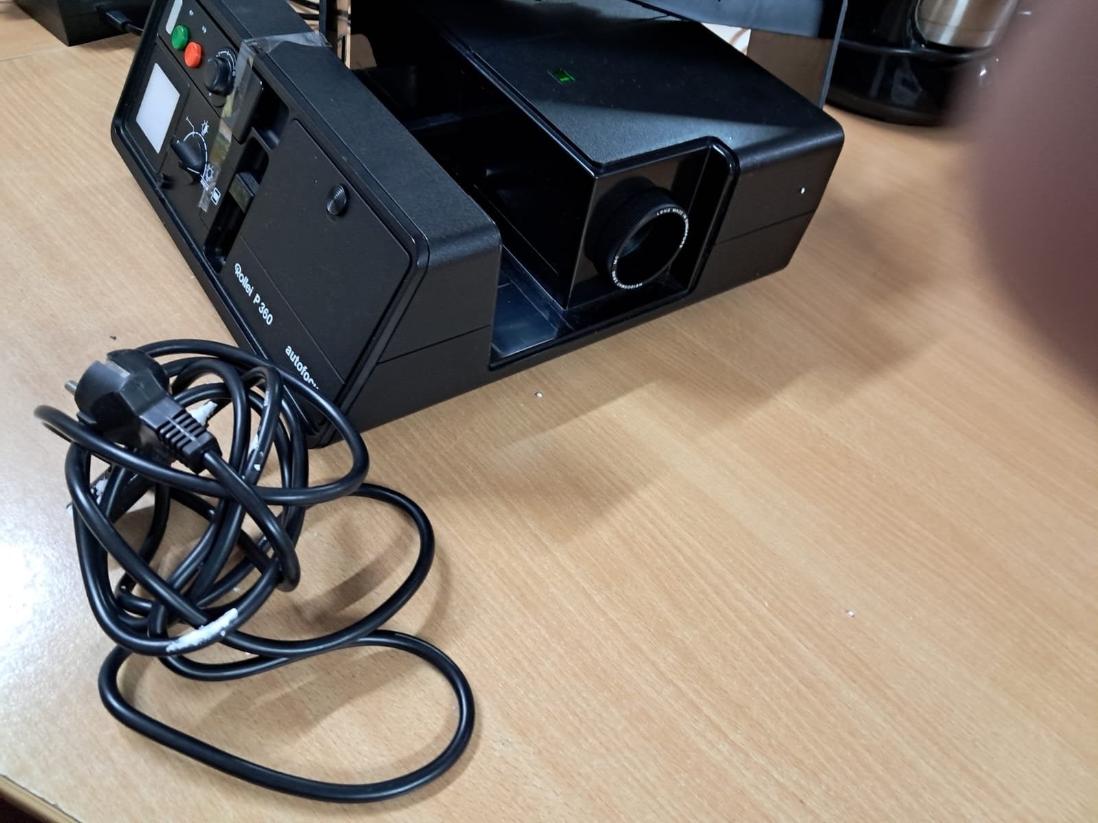 Rollei P 360 autofocus diaprojector - Nieuw, Ophalen, Zo goed als nieuw, Met scherm