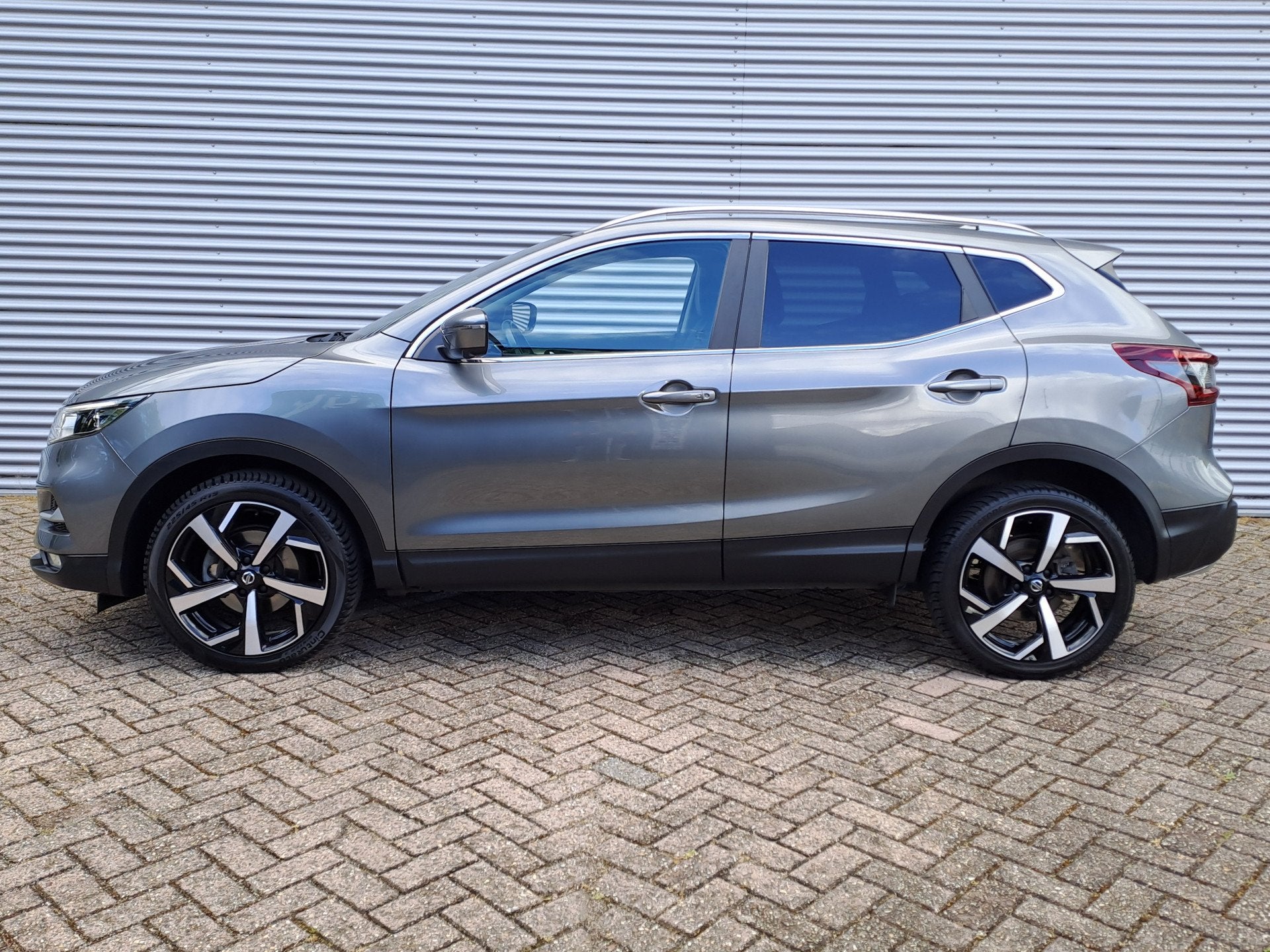 Nissan QASHQAI 1.3 DIG-T Premium Edition AUTOMAAT | Navigati, 12 maanden, Gebruikt, Euro 6, Bedrijf