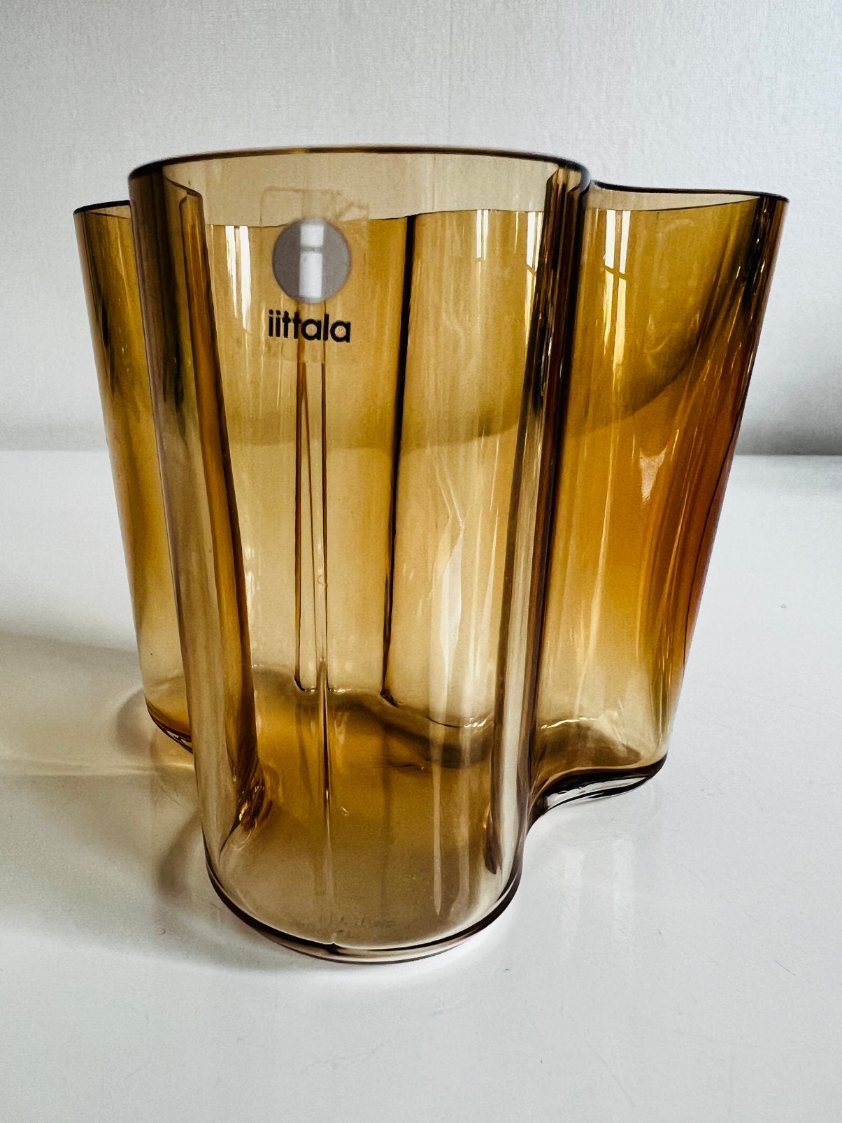 Iittala Fins Design Tafelvaas Rio Brown Alvar Aalto, Ophalen of Verzenden, Zo goed als nieuw, Glas