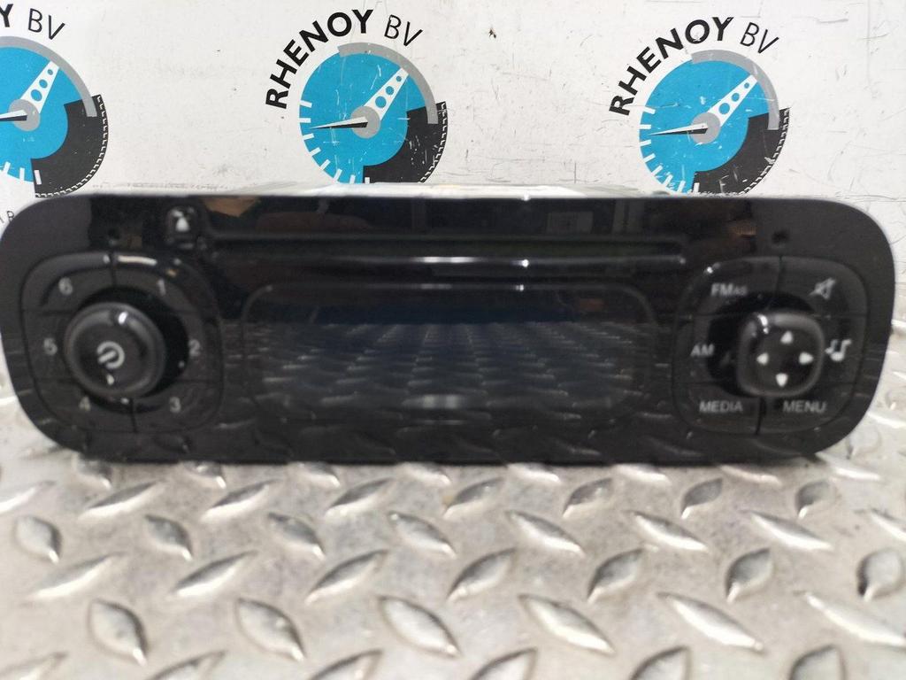 FIAT PANDA 0.9 TwinAir Lounge  RADIO 2012, Auto-onderdelen, Overige Auto-onderdelen, Gebruikt, ARN erkend, Stiba lid, Erkend duurzaam