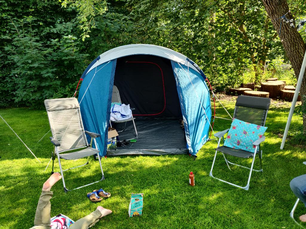 Quechua Arpenaz 4.1 Fresh & Black, Caravans en Kamperen, Tenten, Ophalen of Verzenden, Zo goed als nieuw, Tot en met 4