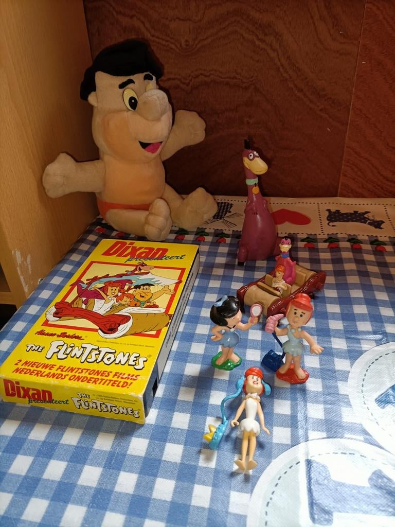 The Flintstones pakket: Fred Flintstones, poppetjes en video, Ophalen of Verzenden, Zo goed als nieuw, Beeldje of Figuurtje
