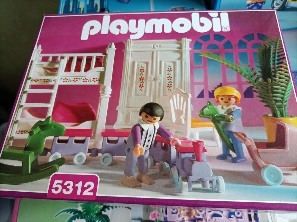 Kinderkamer kasteel nr.5312, Ophalen, Zo goed als nieuw