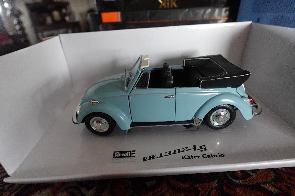 VW KEVER 1302  LS KAFER  CABRIO 1;18 REVELL IN DOOS, Hobby en Vrije tijd, Modelauto's | 1:18, Ophalen of Verzenden, Zo goed als nieuw