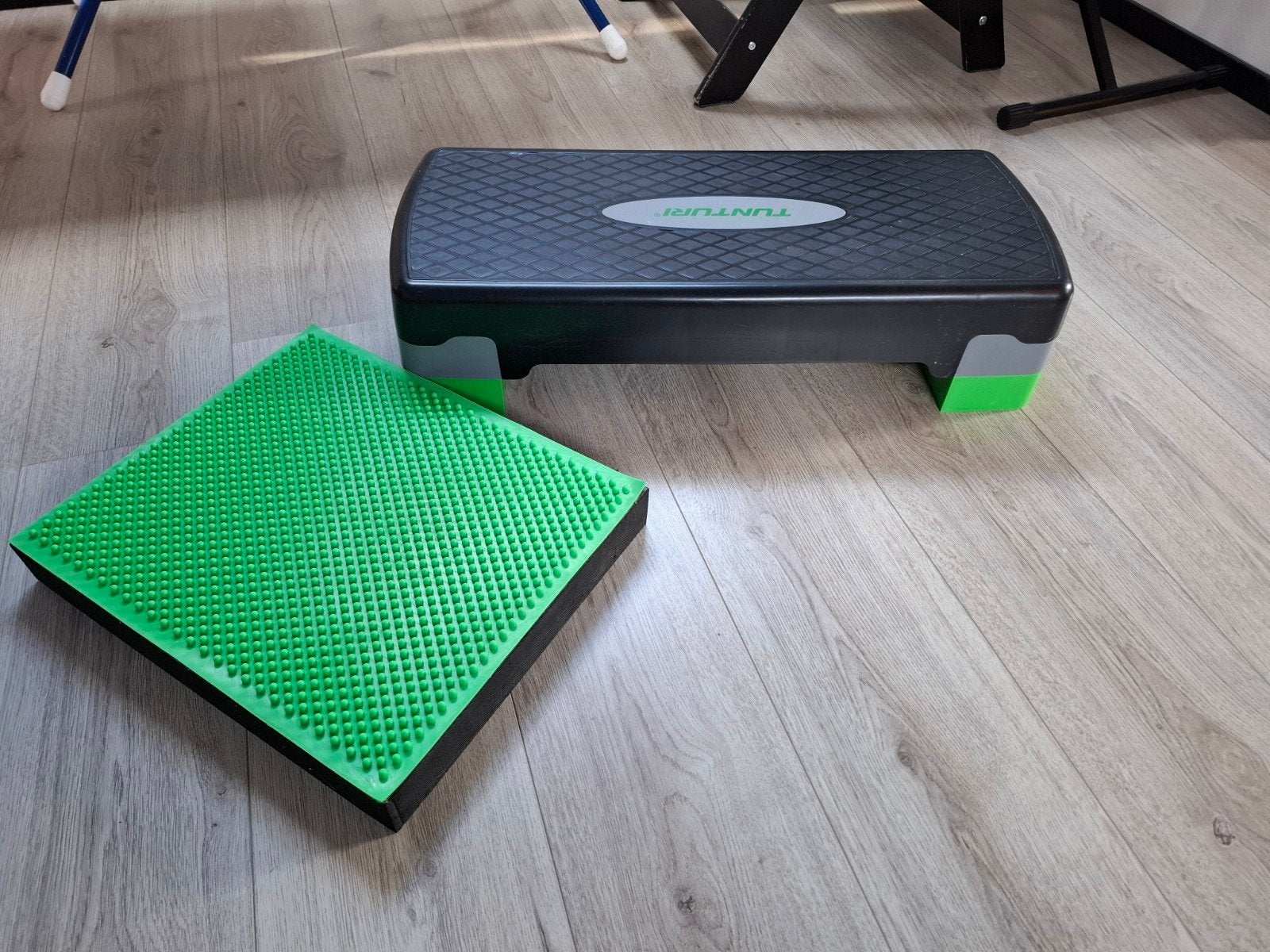 Stepbank en balansbord - Nieuwstaat, Sport en Fitness, Ophalen, Zo goed als nieuw, Buik, Stepbank