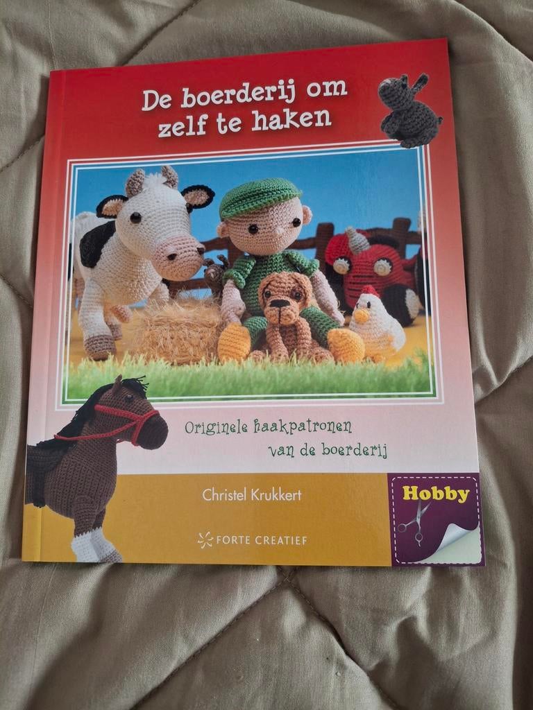 De boerderij om zelf te haken - Haakboek Christel Krukkert, Hobby en Vrije tijd, Breien en Haken, Ophalen of Verzenden, Zo goed als nieuw