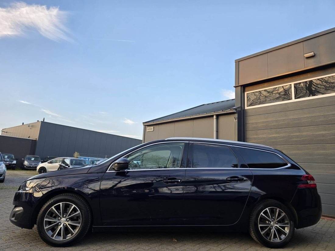 Peugeot 308 SW - 1.2 Blue Lease Premium/Leder/Pano/Navi, Auto's, Voorwielaandrijving, Gebruikt, Euro 6, 1199 cc