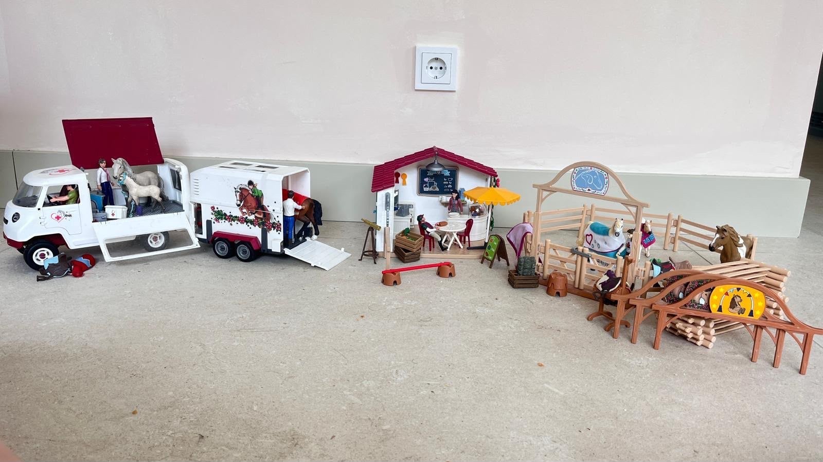 Schleich Horse Club: Paardencafé, Dierenarts & Weiland, Ophalen of Verzenden, Zo goed als nieuw, Jongen of Meisje