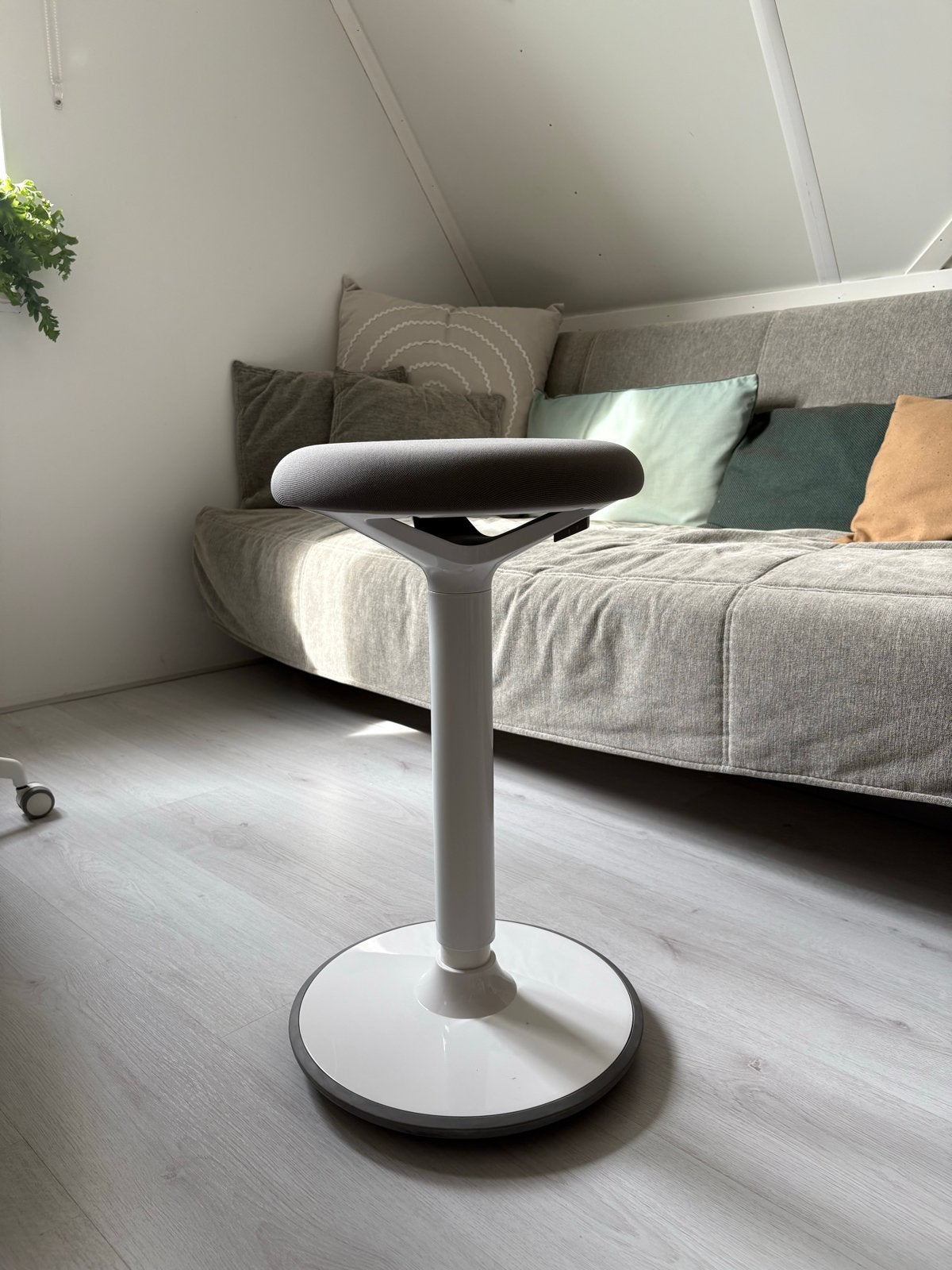 Fully Wiebelkruk / Ergonomische Kruk (WFH), Ophalen, Zo goed als nieuw, Eén, Stof