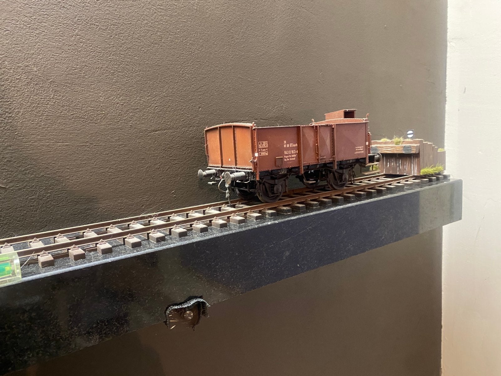 Marmeren display schap/balk, ideaal voor Spoor 1, Gelijkstroom of Wisselstroom, Overige typen, Nieuw, Ophalen