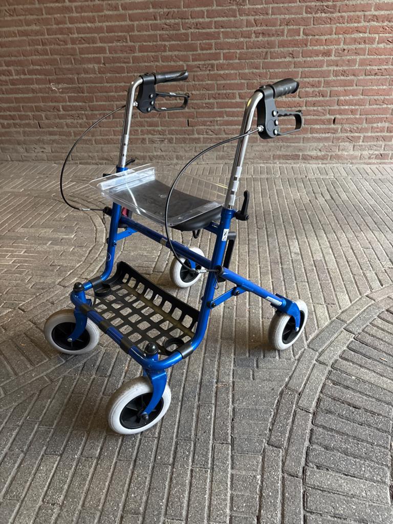 Opvouwbare rollator. Merk Vermeiren, Ophalen, Zo goed als nieuw, Nvt, Nvt