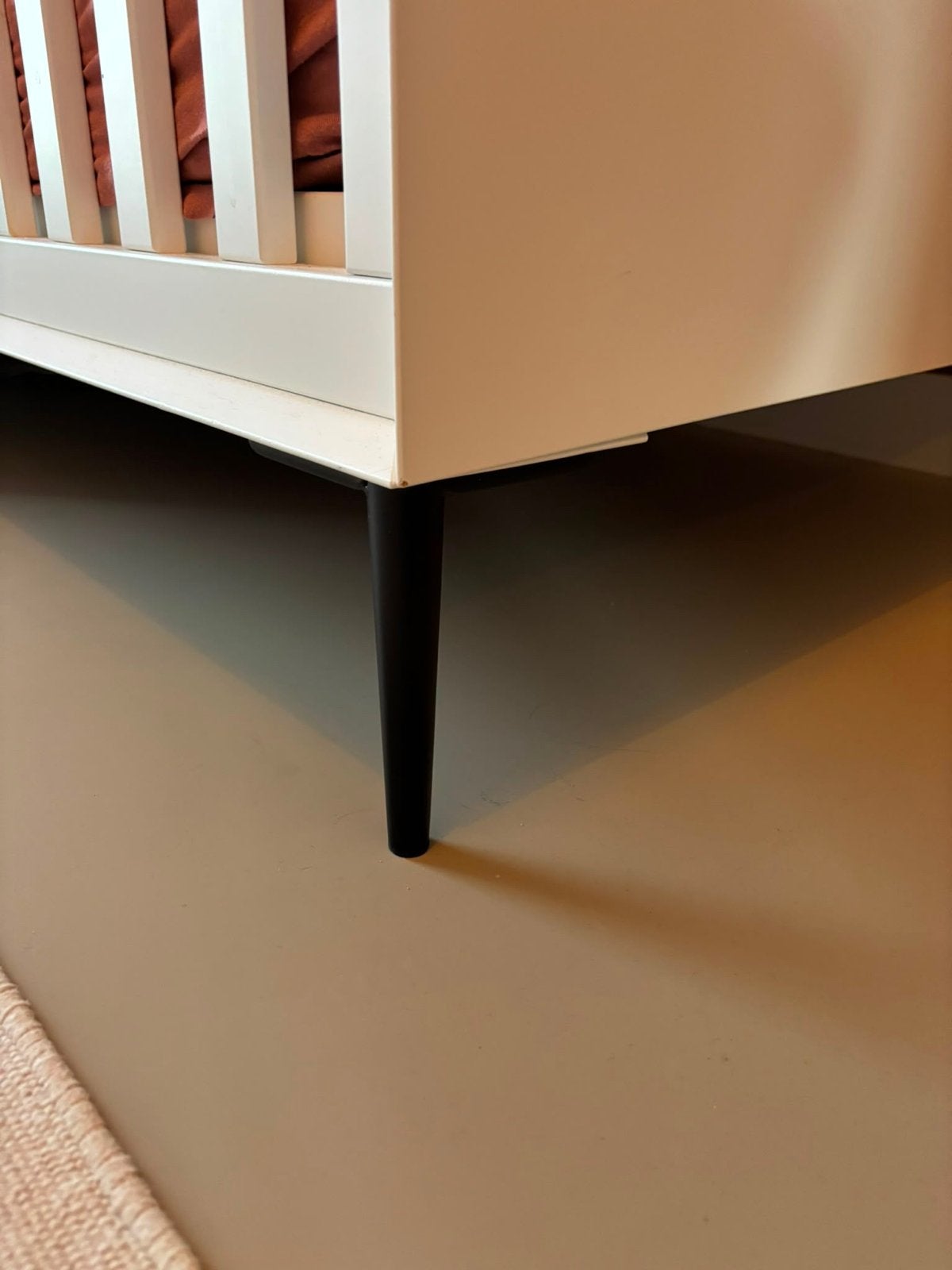 Foto 4 van Kidsmill Lasse Babykamer wit: Ledikant, Commode, Kledingkast