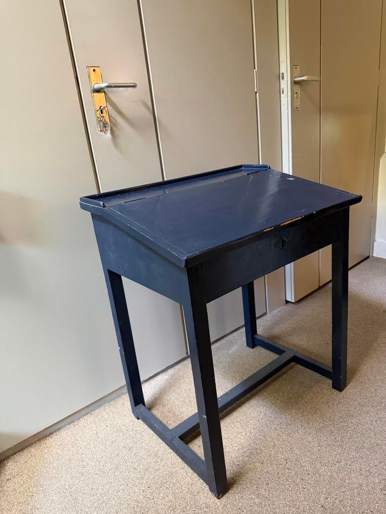 school lessenaartje - donkerblauw geverfd houten bureautje, Antiek en Kunst, Ophalen