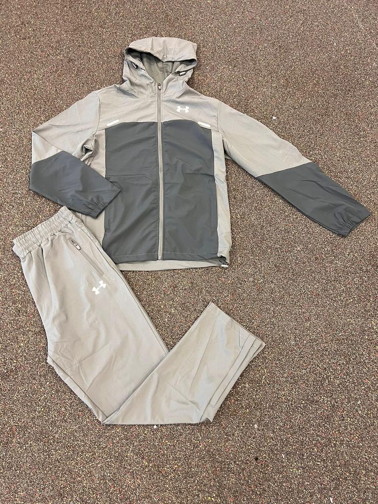 Under armour trainingspak, Kleding | Heren, Sportkleding, Zwart, Maat 56/58 (XL), Ophalen of Verzenden, Zo goed als nieuw