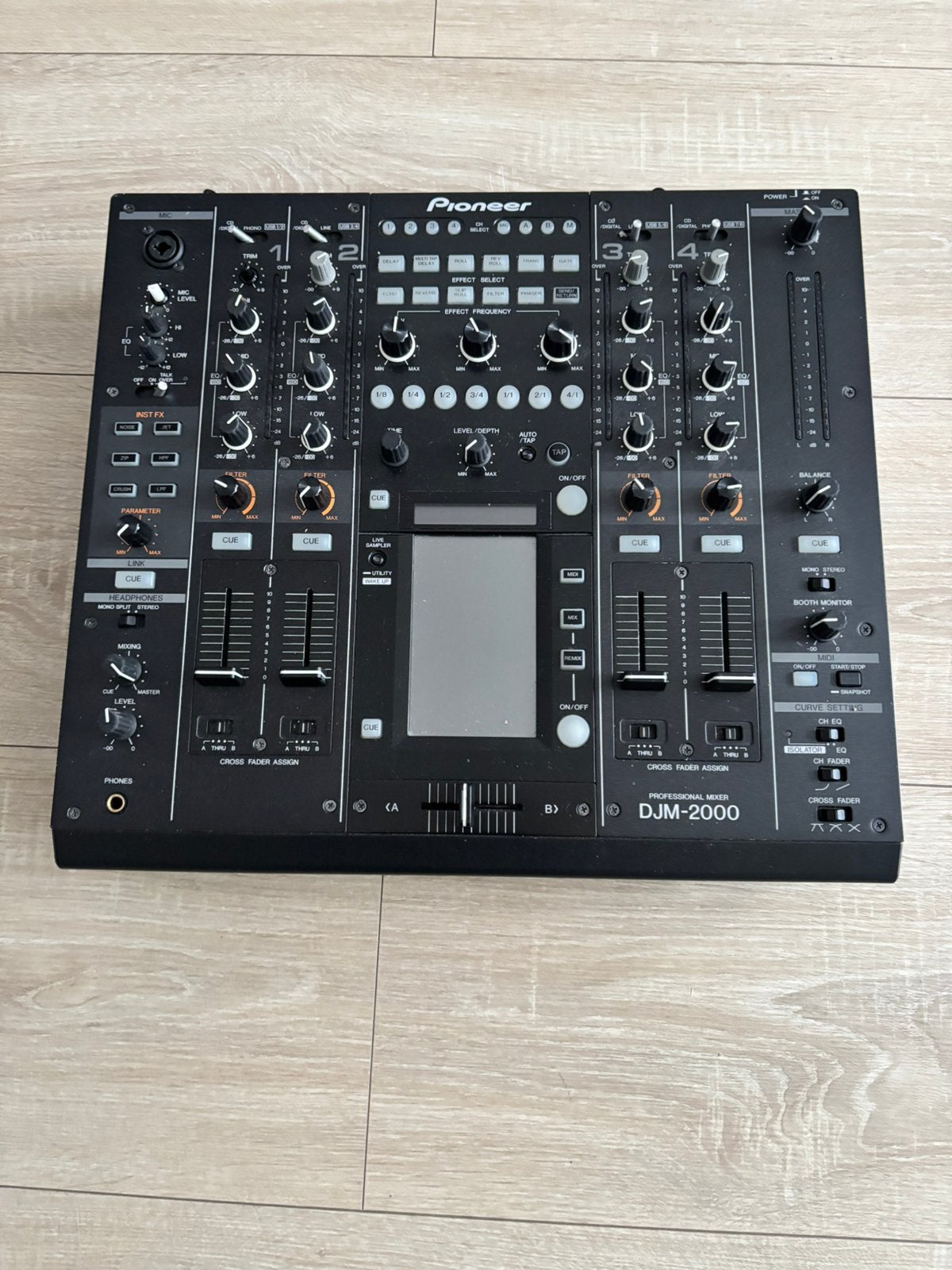 Pioneer DJM-2000 Professional DJ Mixer, Ophalen of Verzenden, Zo goed als nieuw, Minder dan 5 kanalen