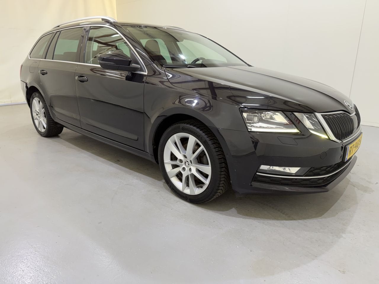 Skoda Octavia Combi 1.0 TSI Style Business Automaat, Automaat, Infoline@skoda-auto.cz, Zwart, Stationwagon