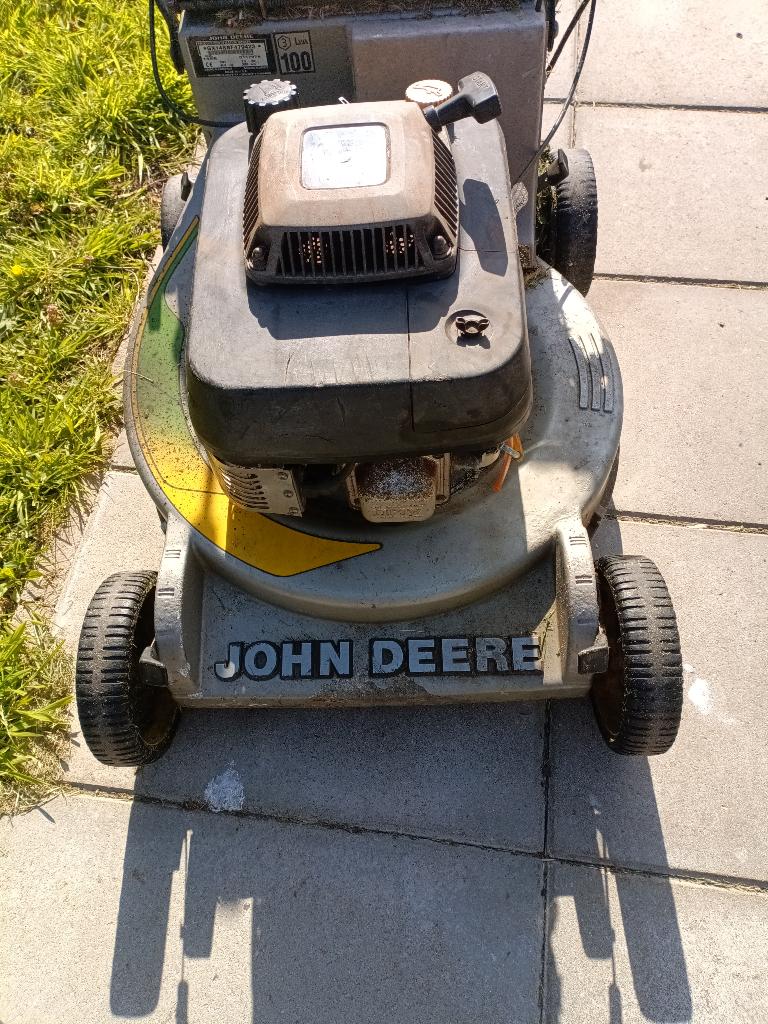 John Deere grasmaaier - (voor onderdelen), Tuin en Terras, Cirkelmaaier, Gebruikt, Benzine-grasmaaier, 50 cm of meer