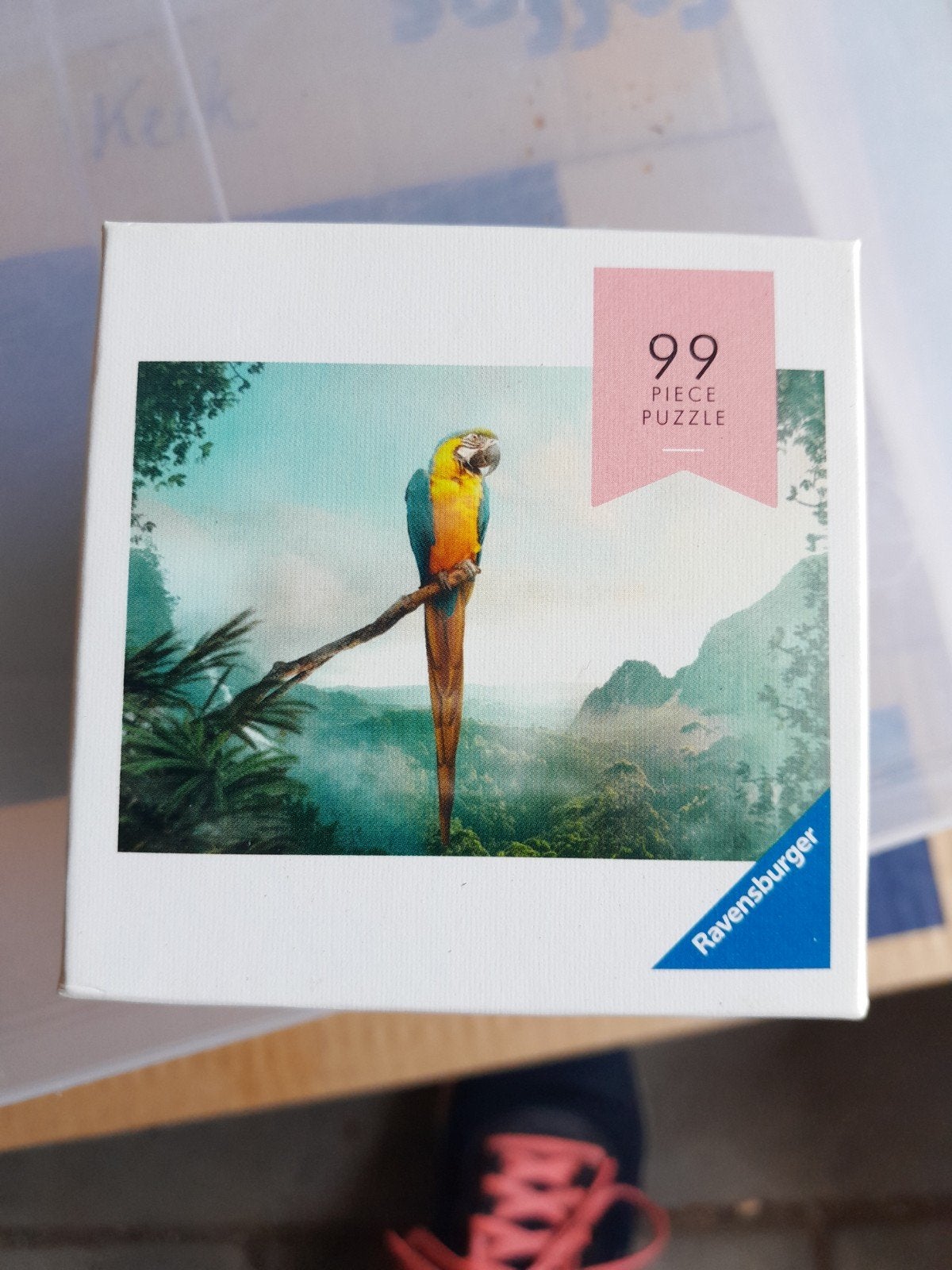 kleine puzzel 99 stukjes papagaai, Ophalen of Verzenden, Minder dan 500 stukjes