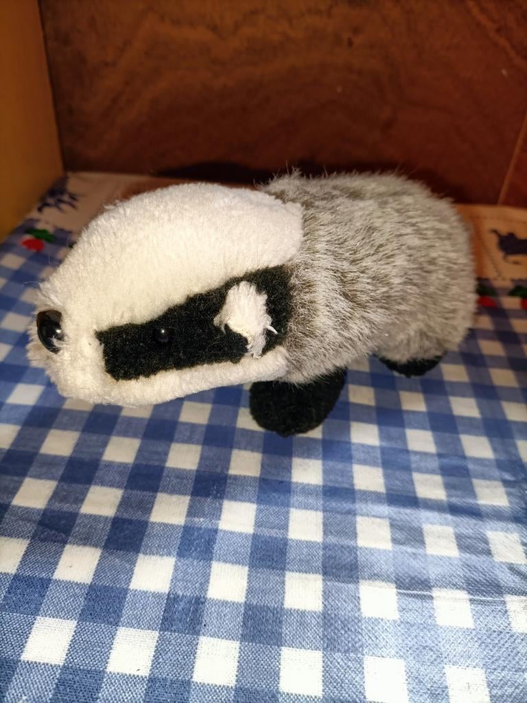 Das knuffel 20 cm groot gemeten met staart, Ophalen of Verzenden, Zo goed als nieuw, Overige typen