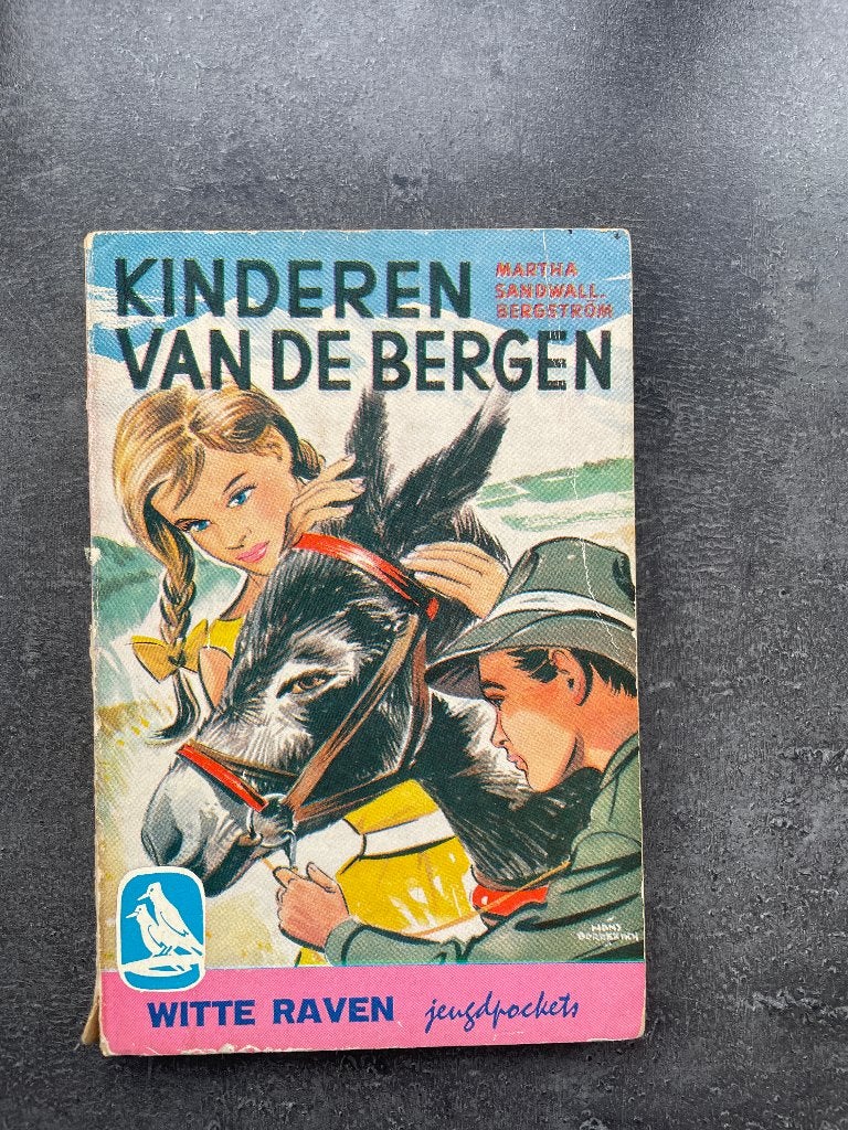 Kinderen van de bergen van Martha Sandwall-Bergström, Boeken, Ophalen, Gelezen