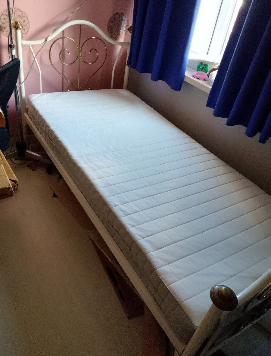 Eenpersoons meidenbed met matras (IKEA HAFSLO), Ophalen, Gebruikt, 90 cm, Eenpersoons