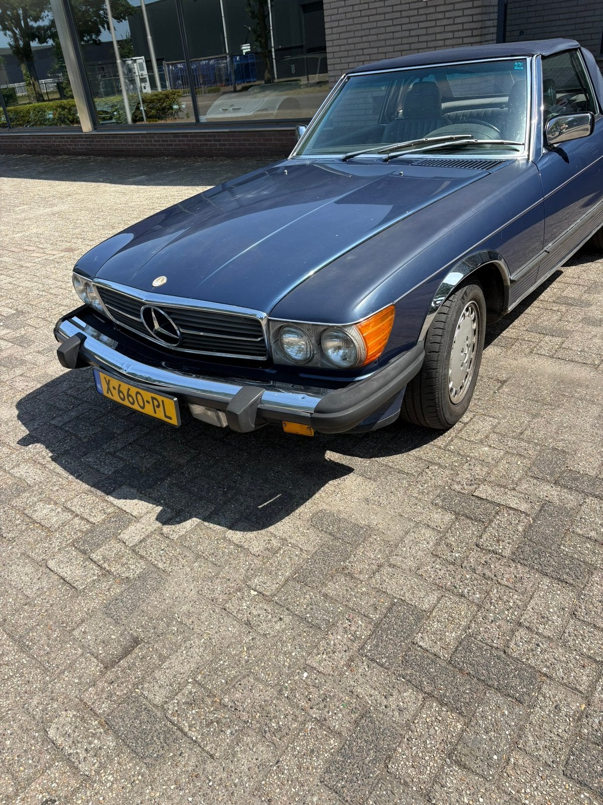 Mercedes-Benz 560SL, Auto's, Mercedes-Benz, Automaat, Achterwielaandrijving, Cabriolet, Open dak