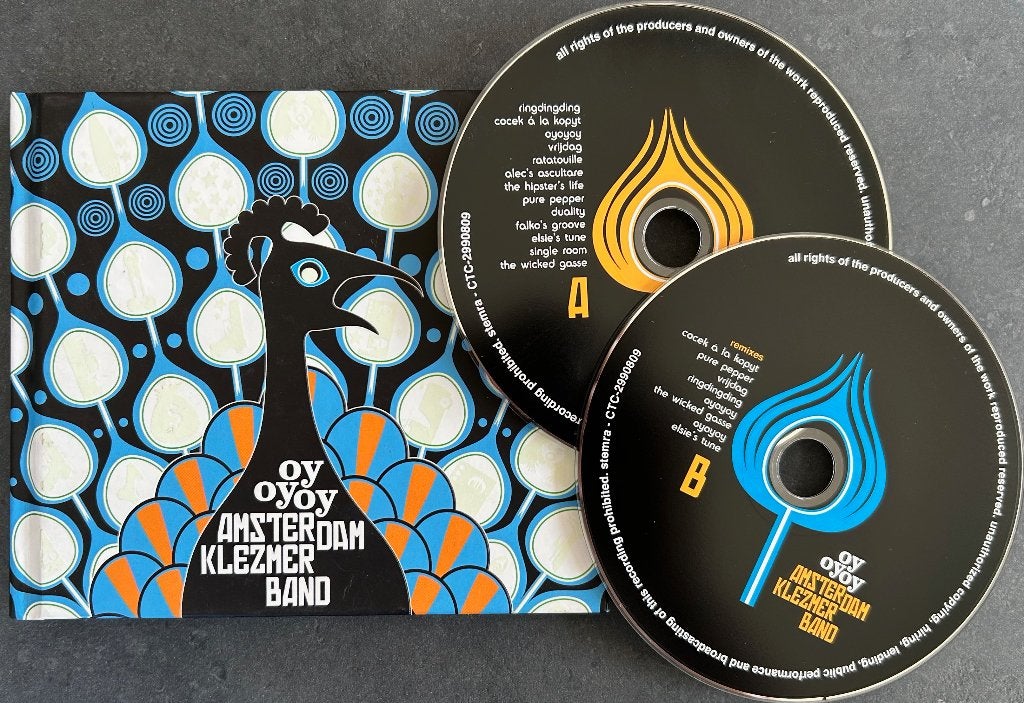 AMSTERDAM KLEZMER BAND - OY OY OY ( Deluxe 2CD ), Cd's en Dvd's, Ophalen of Verzenden, Zo goed als nieuw, Streekmuziek