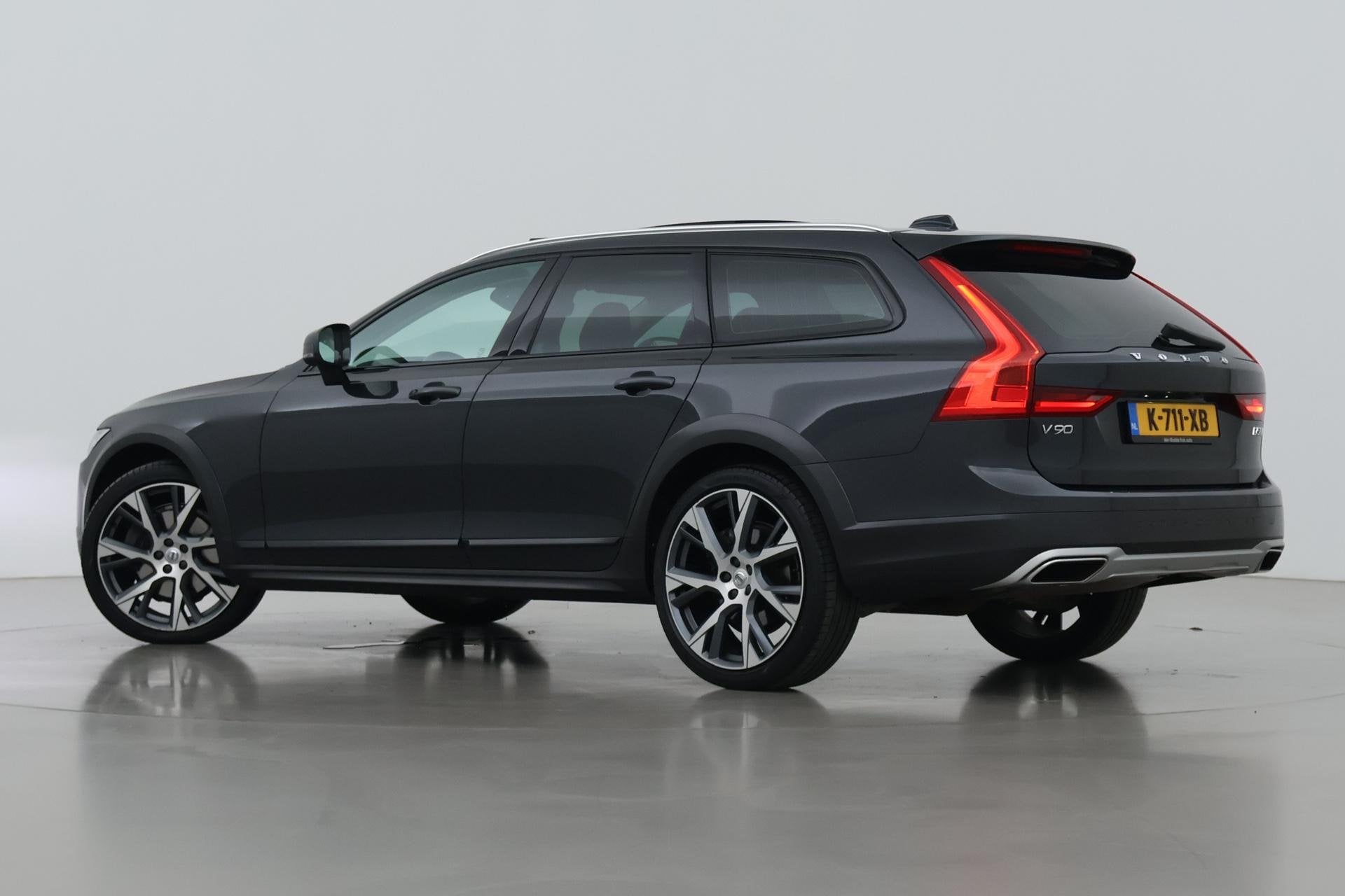 Volvo V90 Cross Country 2.0 D5 Pro | AWD | ACC | Panoramadak, Automaat, Euro 6, 4 cilinders, 1969 cc