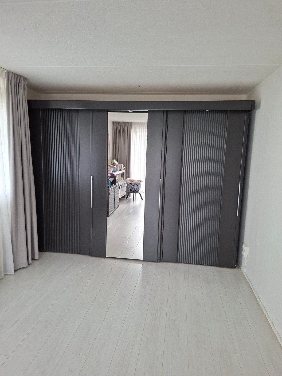 Zwarte hang/leg kledingkast met spiegel en verlichting, Huis en Inrichting, Ophalen, 200 cm of meer, Zo goed als nieuw, 200 cm of meer