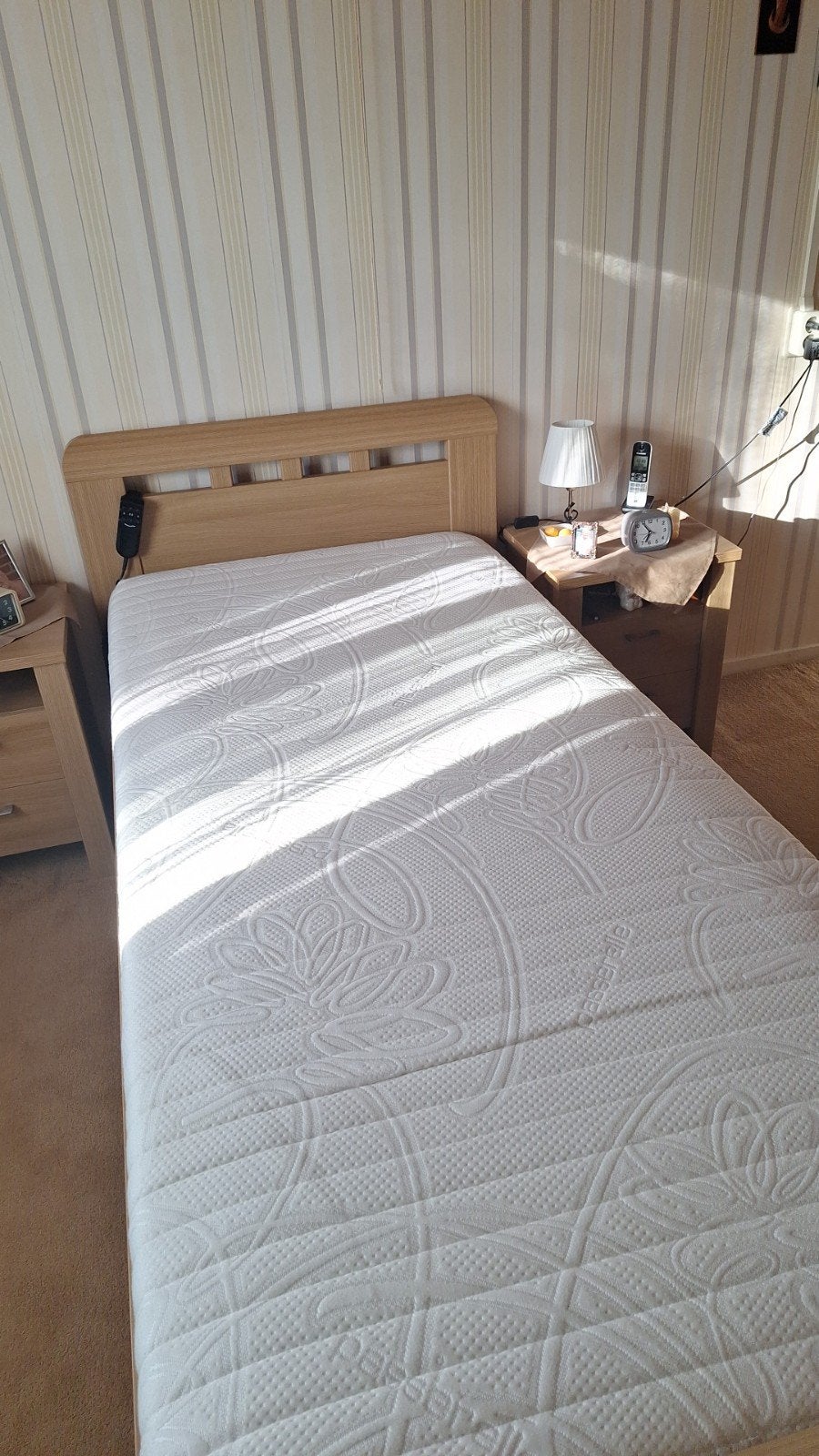 bed elektrisch hoofdsteun en voeten steun, 90 cm, Eenpersoons, Ophalen of Verzenden, Zo goed als nieuw